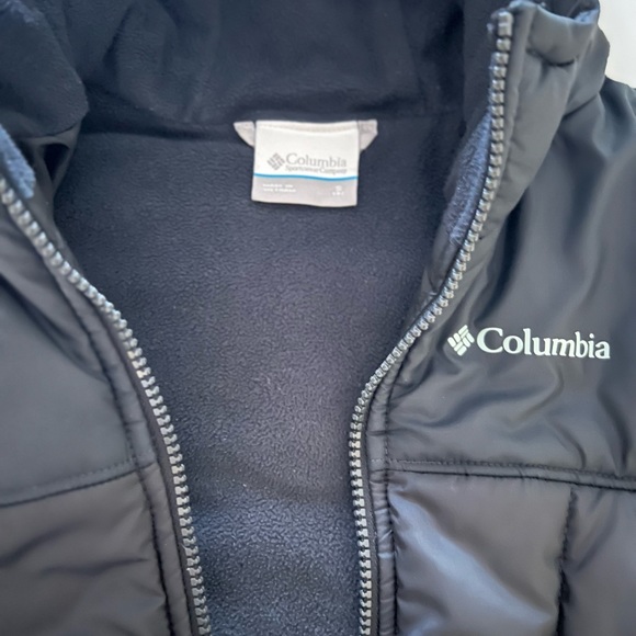 Columbia Rain Jacket (Small Size) - Picture 3 of 3